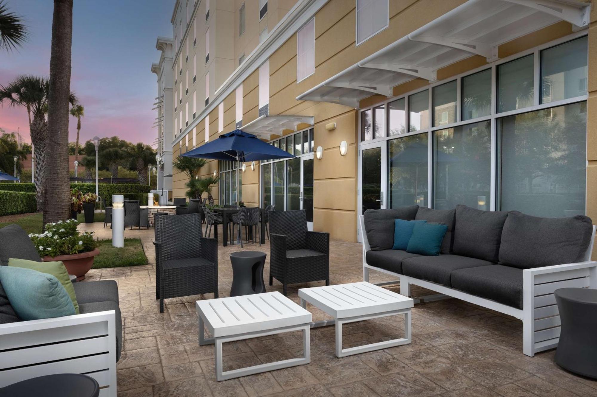 Hampton Inn & Suites Orlando North Altamonte Springs Exterior photo